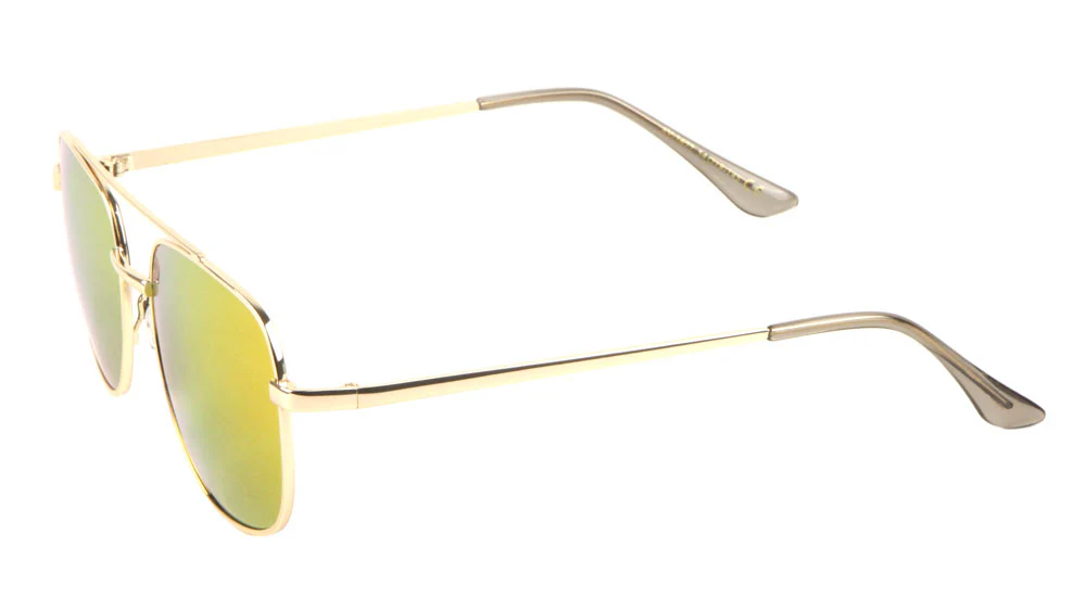 Contemporary Squared Metal Sunglasses with Plastic Tips and Sleek Design