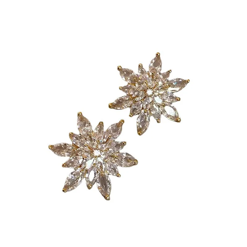 Fashion Flower Rhinestone Ear Studs