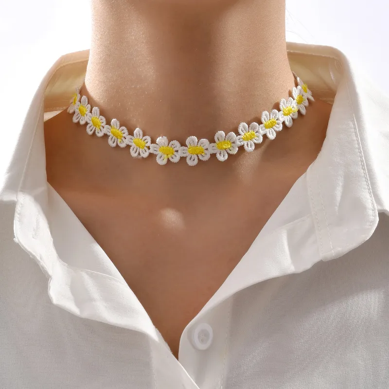 Fashion Daisy Lace Choker Necklace