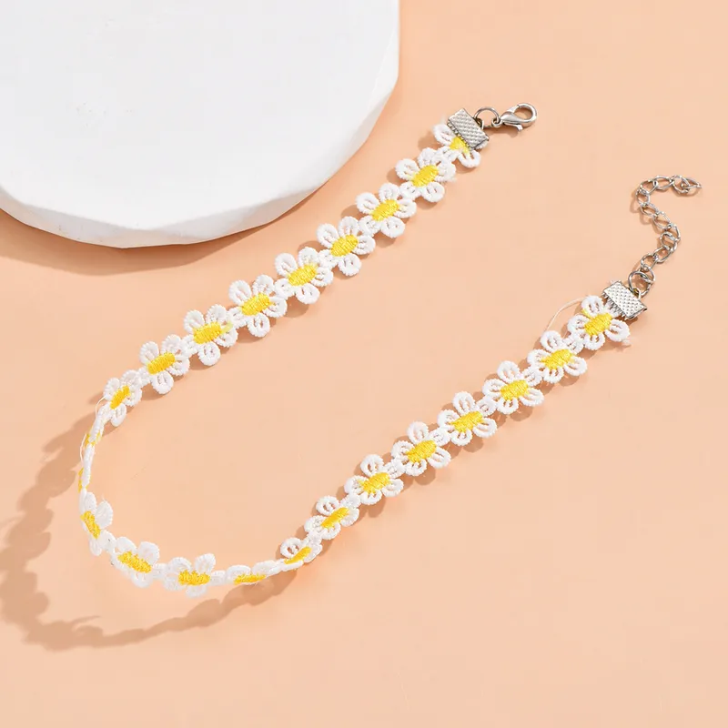 Fashion Daisy Lace Choker Necklace